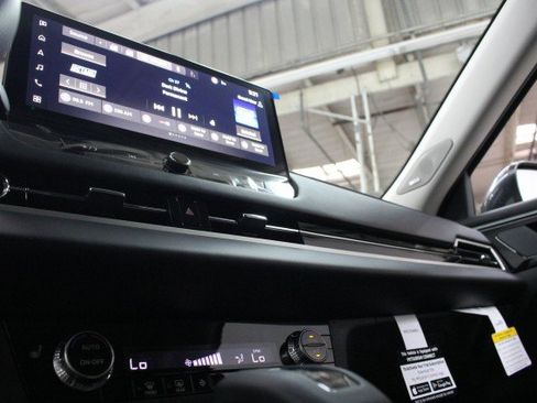 New 2026 Mitsubishi Outlander SE image 12