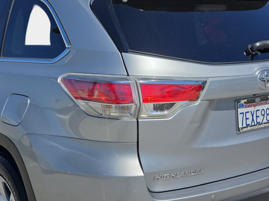 Used 2014 Toyota Highlander Limited Platinum FWD image 40
