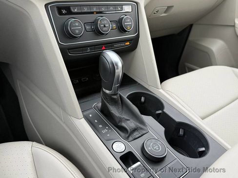 Used 2019 Volkswagen Atlas SE w/ Towing Package image 22