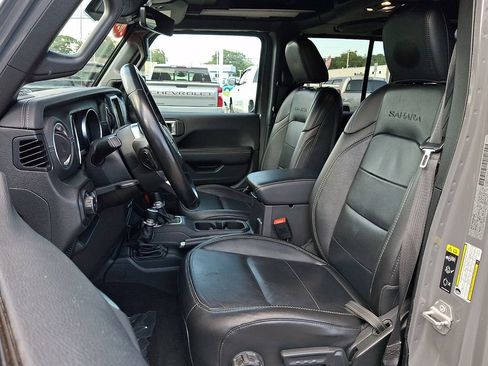 Used 2020 Jeep Wrangler Unlimited Sahara AWD/4WD image 14