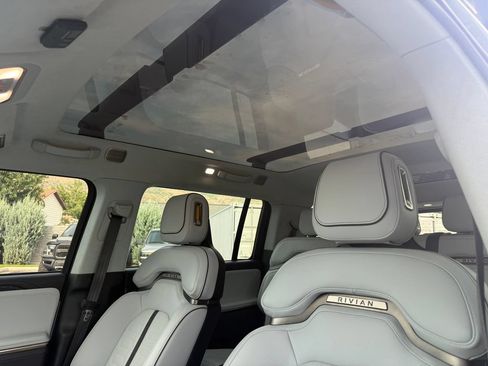 Used 2023 Rivian R1S Adventure AWD/4WD image 22