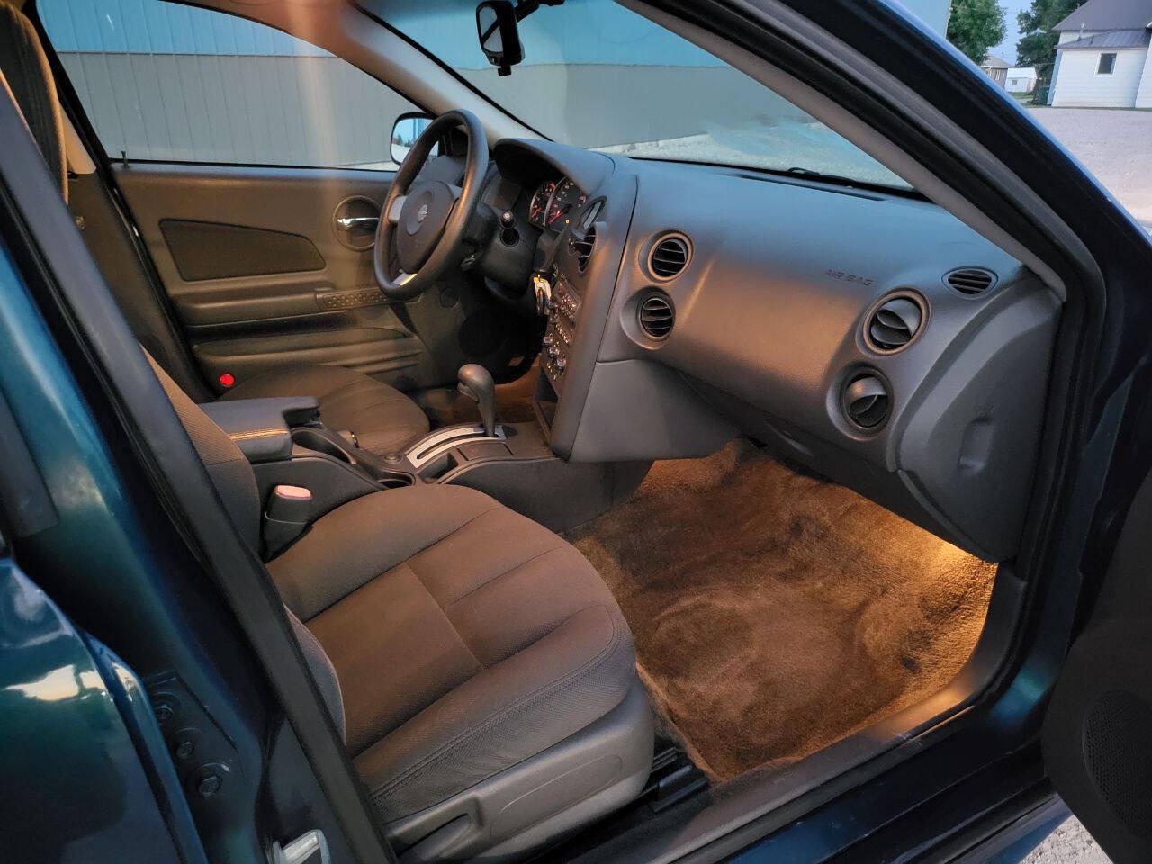 Used 2005 Pontiac Grand Prix w/ Drivers Plus Package FWD image 7