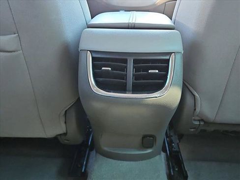 Used 2018 Chevrolet Malibu LT FWD image 16