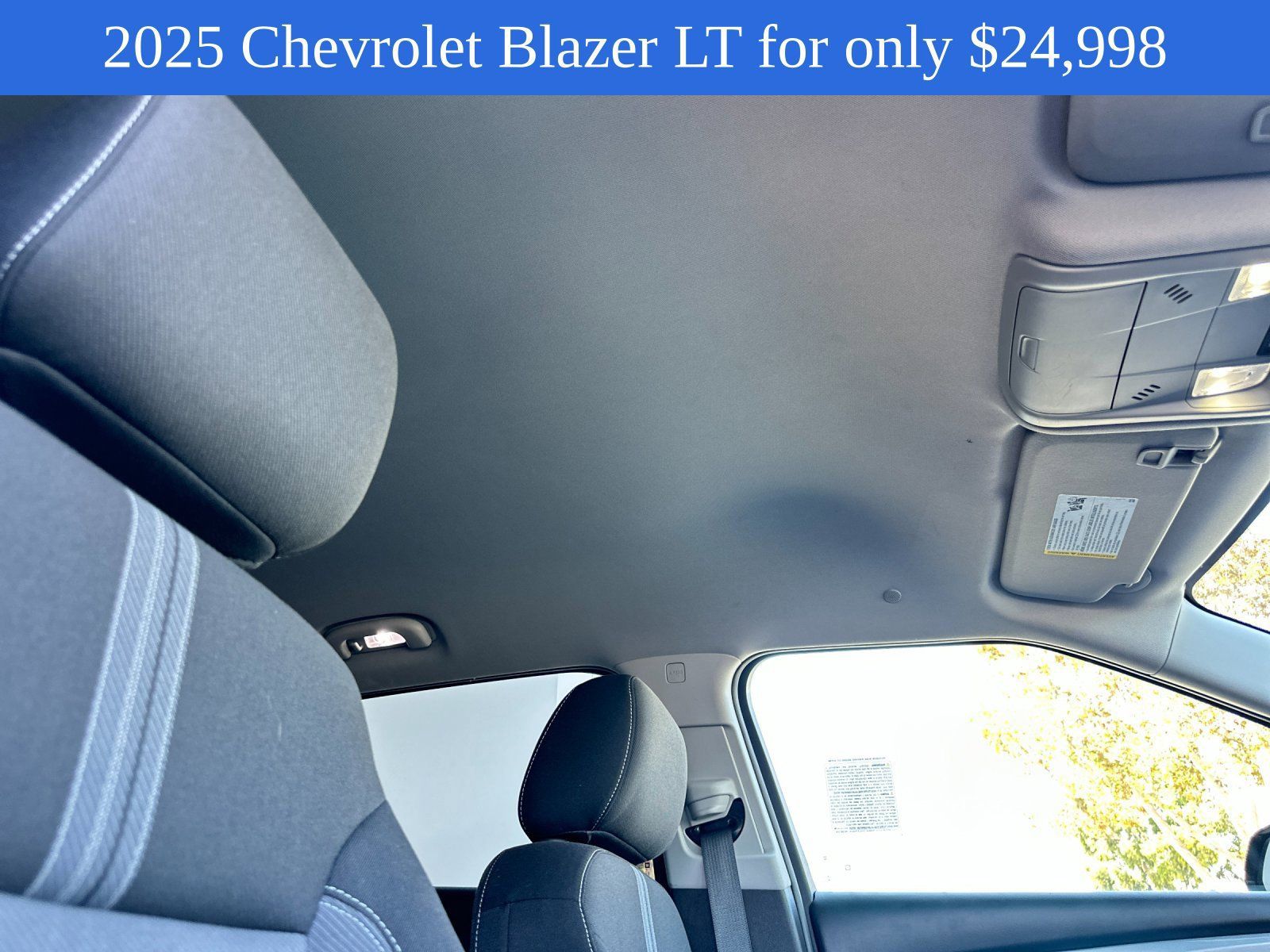 Used 2025 Chevrolet Blazer LT FWD image 18