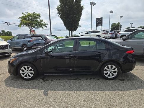 Used 2024 Toyota Corolla LE FWD image 9