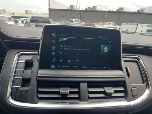 Used 2023 Chevrolet Tahoe Z71 w/ Luxury Package AWD/4WD image 31