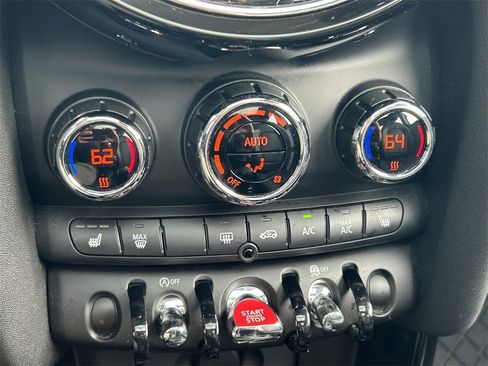 Used 2024 MINI Cooper 2-Door Hardtop image 26
