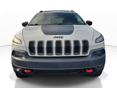 Used 2015 Jeep Cherokee Trailhawk w/ Comfort/Convenience Group AWD/4WD image 2