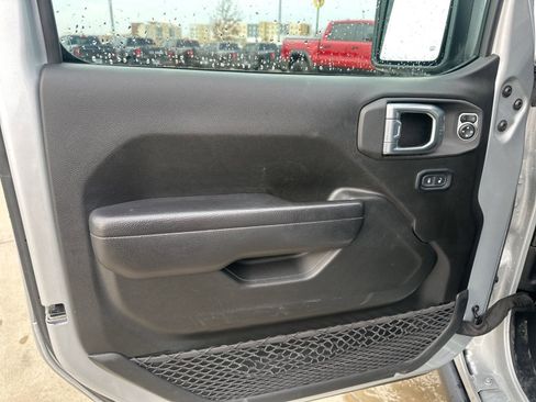 Used 2024 Jeep Wrangler Unlimited Rubicon image 7