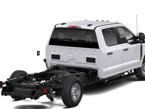 New 2026 Ford F250 XL w/ XL Chrome Package AWD/4WD image 3