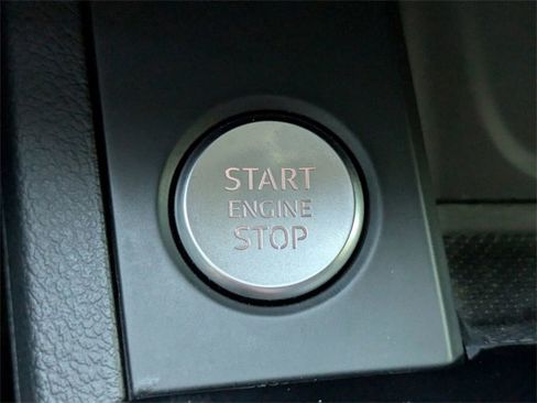 Used 2021 Audi A4 2.0T Premium w/ Convenience Package image 32