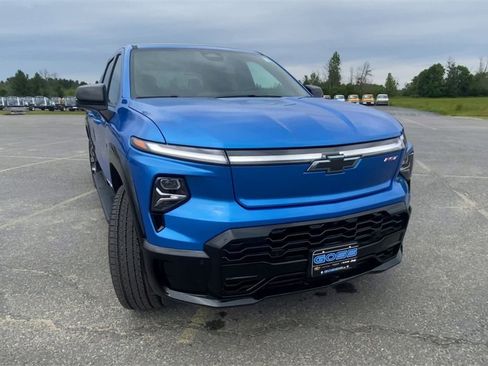 New 2025 Chevrolet Silverado EV RST image 3