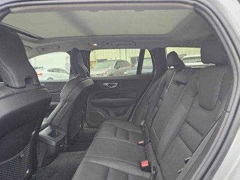 Certified 2025 Volvo V60 B5 Cross Country Plus AWD/4WD image 20