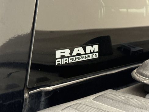 Used 2020 RAM 1500 Limited w/ Black Appearance Package AWD/4WD image 12