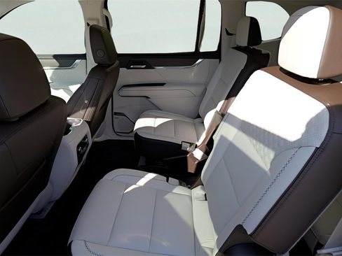 New 2026 GMC Acadia Denali w/ Super Cruise Package image 23