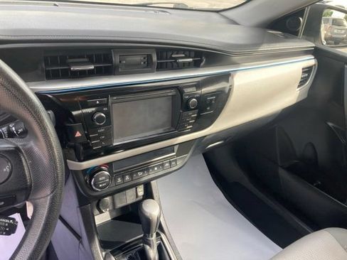 Used 2015 Toyota Corolla LE FWD image 22