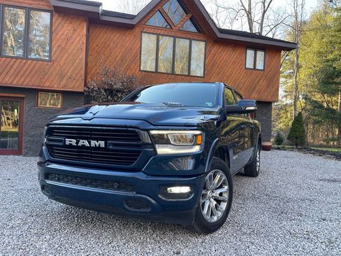 Used 2019 RAM 1500 Laramie w/ Sport Appearance Package AWD/4WD image 4