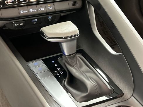 Used 2024 Hyundai Elantra SEL image 16