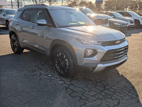 Certified 2023 Chevrolet TrailBlazer LT w/ Convenience Package image 2