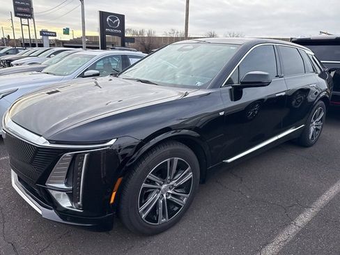 Used 2023 Cadillac Lyriq 2WD image 4