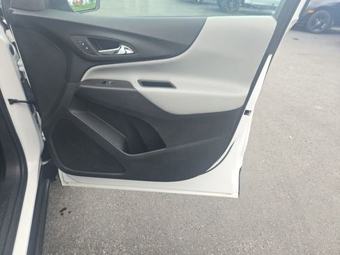 Used 2024 Chevrolet Equinox LS FWD image 29