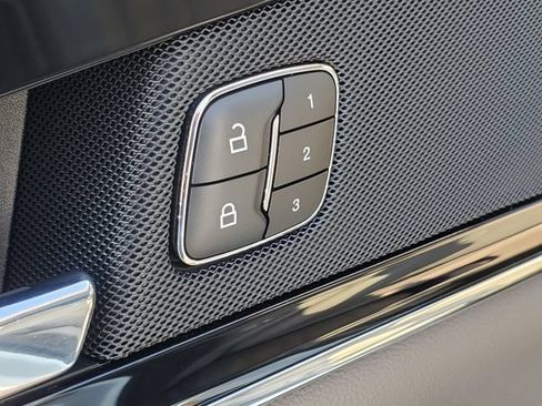 Used 2023 Lincoln Nautilus Reserve AWD/4WD image 9