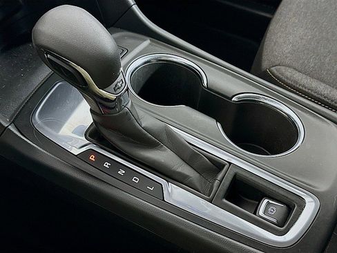 Used 2022 Chevrolet Equinox LT image 17