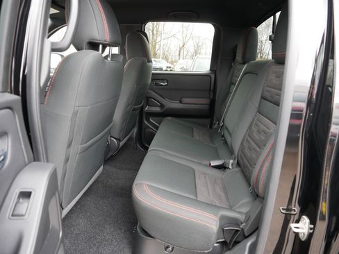 Used 2022 Nissan Frontier PRO-4X image 34