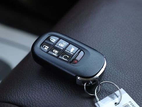 Used 2025 Honda Odyssey Touring image 37