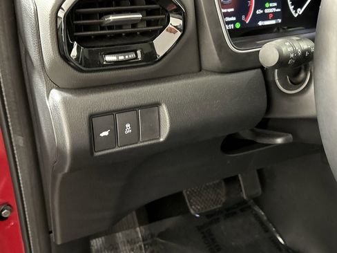 Used 2024 Honda Pilot Touring image 13