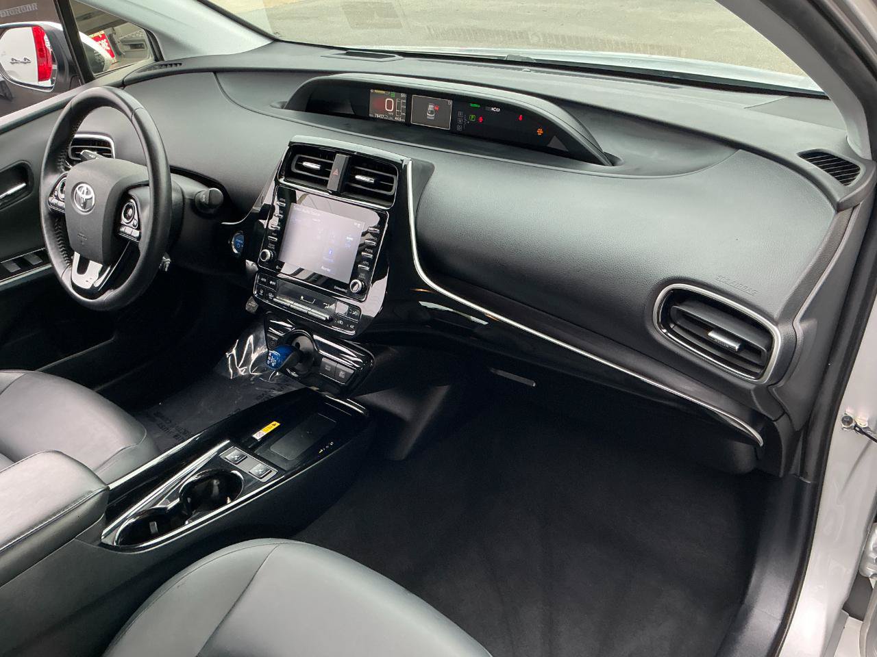 Used 2022 Toyota Prius XLE w/ Advanced Technology Package AWD/4WD image 23