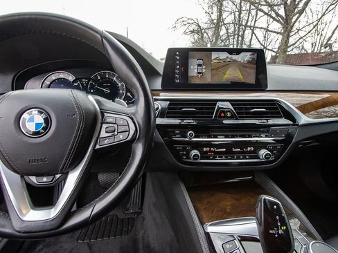 Used 2018 BMW 530i xDrive image 13