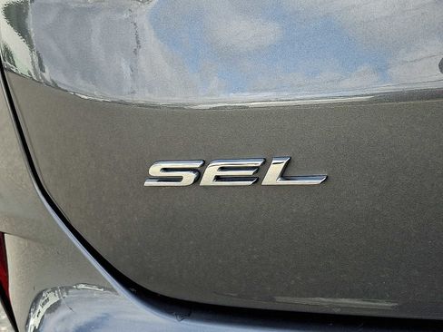 Used 2022 Ford Edge SEL image 31