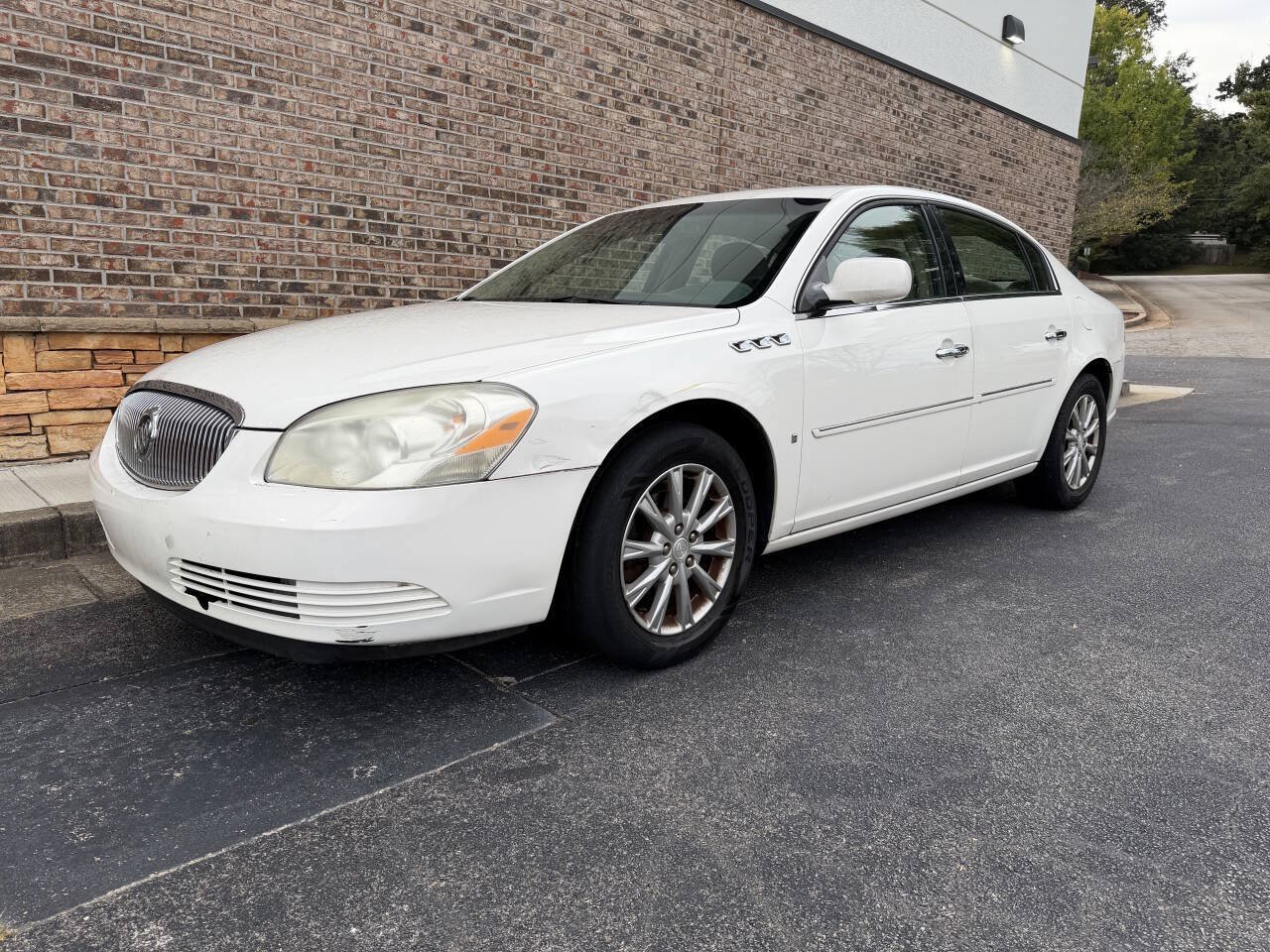 Used 2009 Buick Lucerne CXL FWD image 1