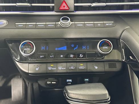 Used 2024 Hyundai Elantra Limited image 23
