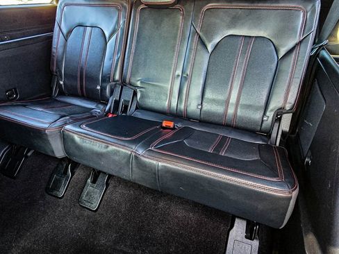 Used 2023 Ford Expedition Limited image 32