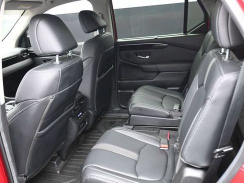 Used 2025 Honda Pilot Touring image 18