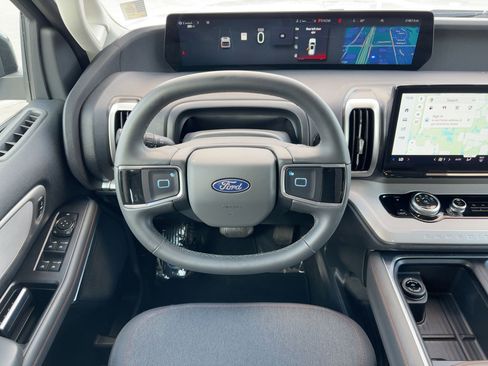 Used 2025 Ford Expedition Max Active image 31