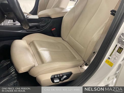 Used 2017 BMW 320i Sedan RWD image 25