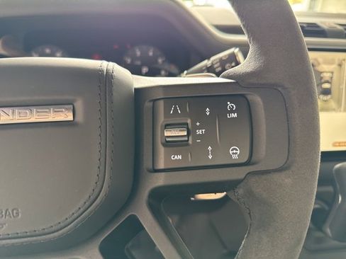 Used 2024 Land Rover Defender 90 V8 image 41