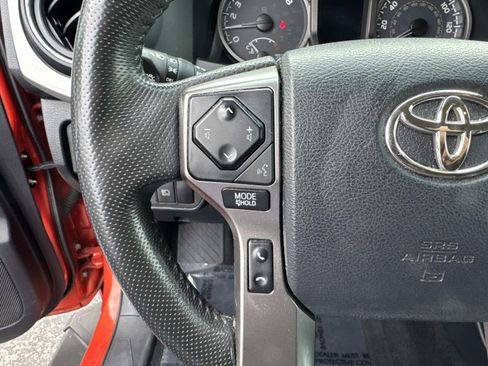 Used 2018 Toyota Tacoma SR5 image 29