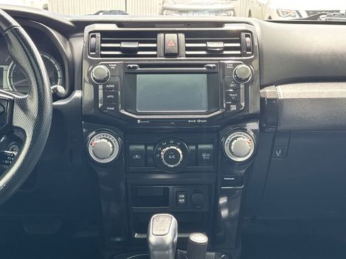 Used 2018 Toyota 4Runner TRD Off-Road AWD/4WD image 18