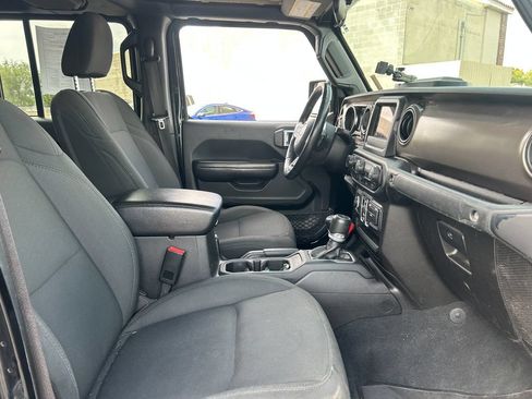 Used 2020 Jeep Gladiator Sport w/ Quick Order Package 24S AWD/4WD image 28