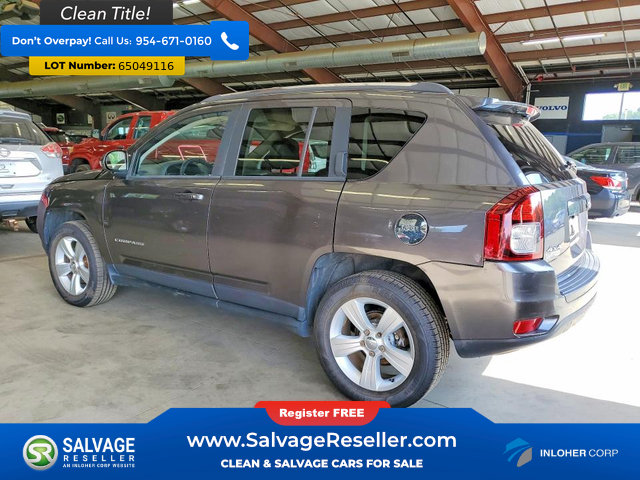 Used 2015 Jeep Compass Latitude AWD/4WD image 3