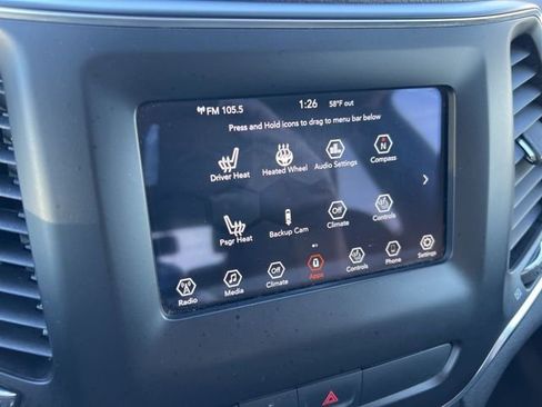 Used 2019 Jeep Cherokee Latitude Plus w/ Cold Weather Group image 17