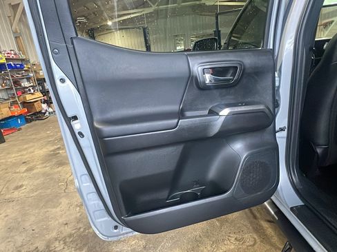 Used 2017 Toyota Tacoma TRD Pro AWD/4WD image 15