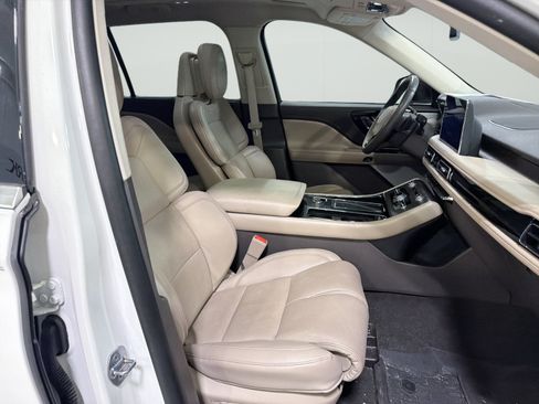 Used 2023 Lincoln Aviator Reserve w/ Equipment Group 201A AWD/4WD image 17