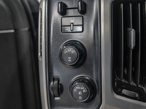Used 2018 GMC Sierra 3500 SLE w/ SLE Preferred Package AWD/4WD image 26