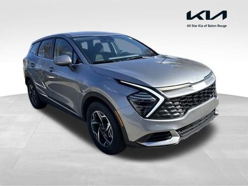 Used 2025 Kia Sportage LX image 1
