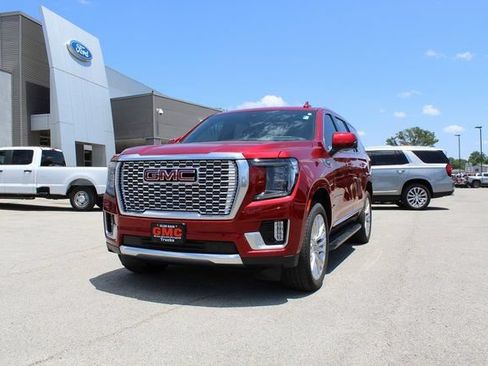 Used 2024 GMC Yukon Denali w/ Advanced Technology Package AWD/4WD image 1